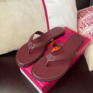 NEW Tory Burch Benton Thong Calf Leather Claret (Wine) Size 8 NIX